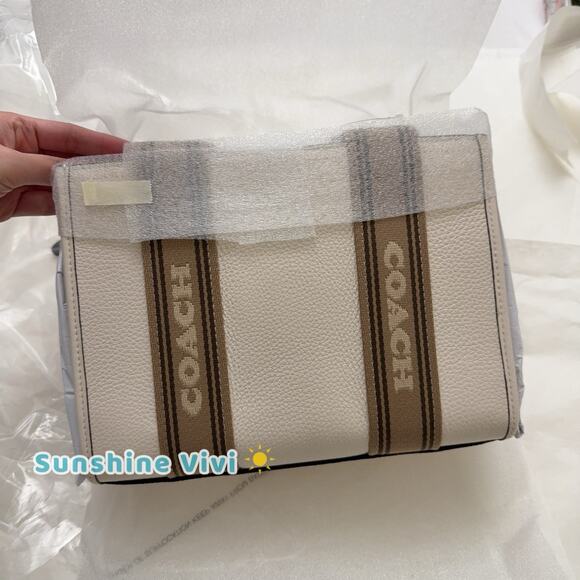 NWT Coach Smith Tote Bag 24 Crossbody In Leather/Gold/Chalk CBH14 - Picture 4 of 8